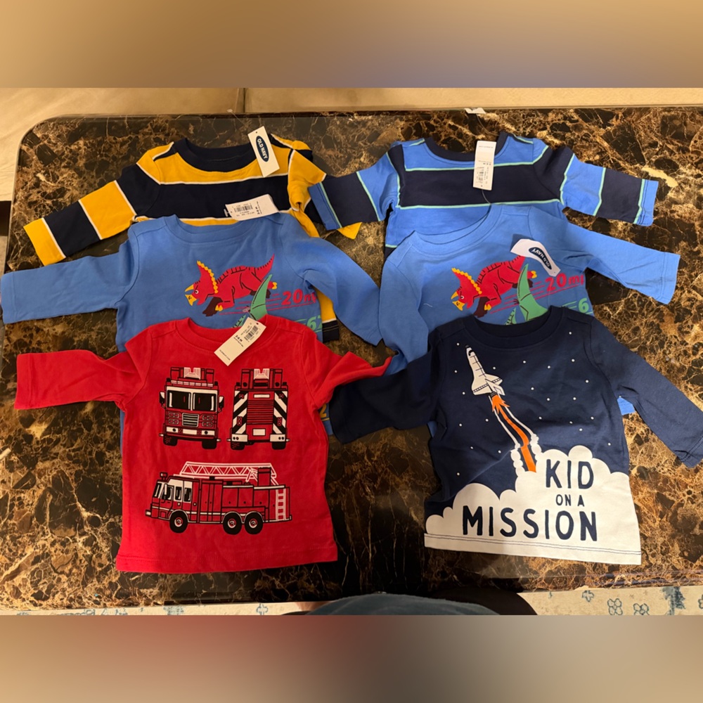 NWT old navy 6 set of Kids' Graphic full sleeve Tee Bundle size 3-6 month